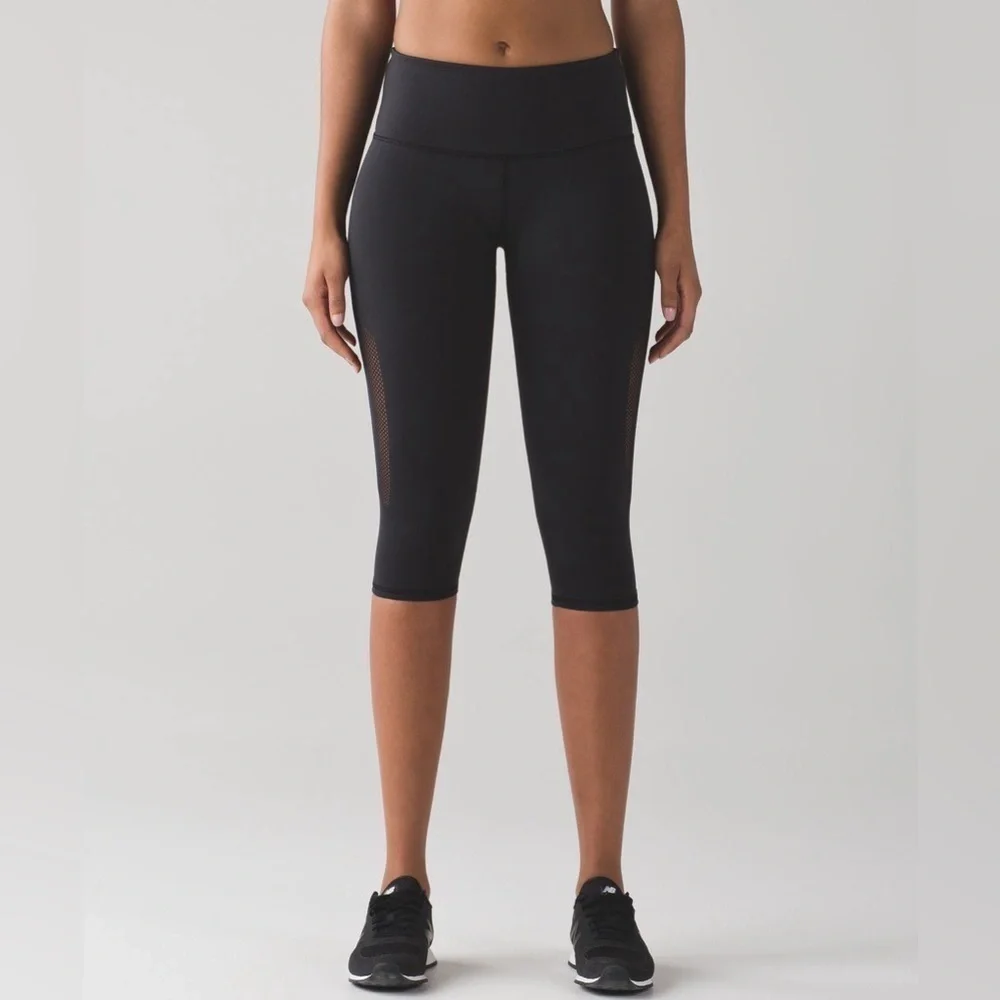 Lululemon Reveal Crop (15") size Small - Picture 3 of 11